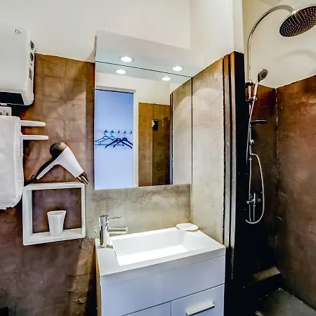 Studio Antares 아파트